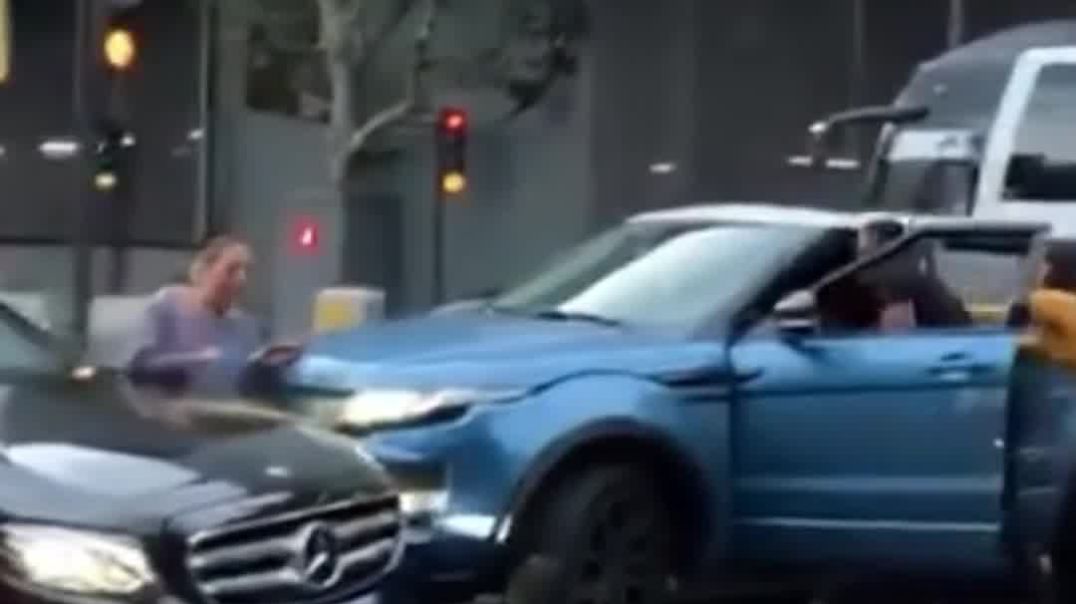 ROAD RAGE Erupts on the streets of London!